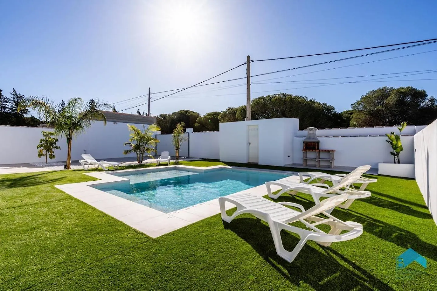 Villa Granizo C contacts